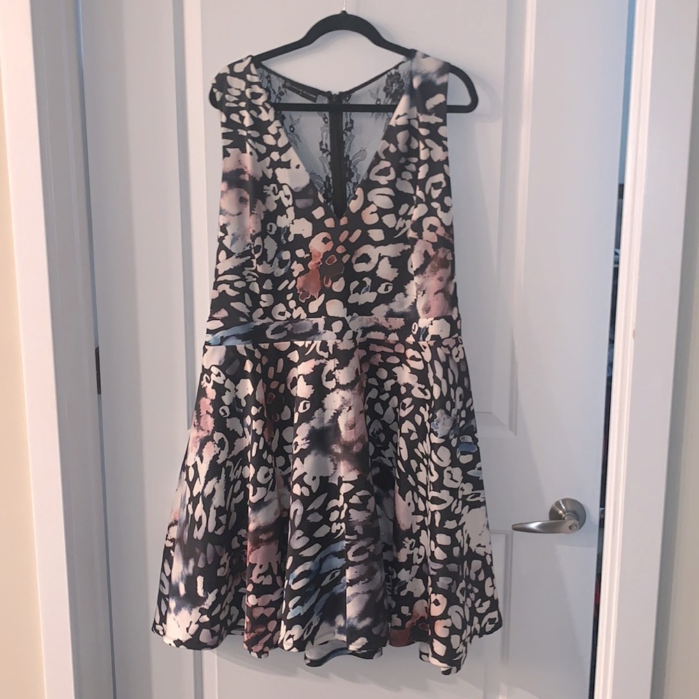 Dress with lace detail in the back